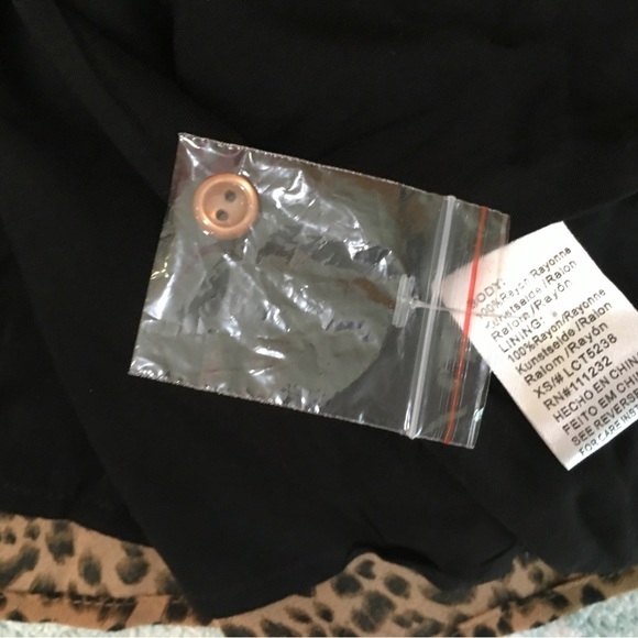 Lucca Womens Brown Cropped Square Neck Shirt Blouse Top Size Xs NWOT. - Picture 3 of 4